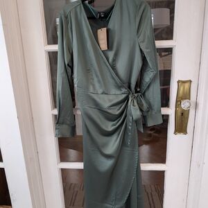 Vero Moda Satin Green Long Sleeve Dress
